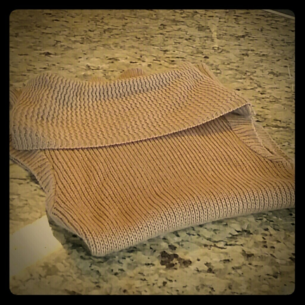 Derek Heart sleeveless tunic sweater